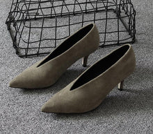 Load image into Gallery viewer, XGRAVITY 2019 Pop Star Pointed Toe Girl Thin Heel Woman Shoes Deep V Design Lady Fashion Shoes Elegant European Women Shoes C264