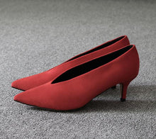 Load image into Gallery viewer, XGRAVITY 2019 Pop Star Pointed Toe Girl Thin Heel Woman Shoes Deep V Design Lady Fashion Shoes Elegant European Women Shoes C264